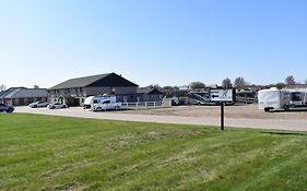 Heartland Hotel & Suites